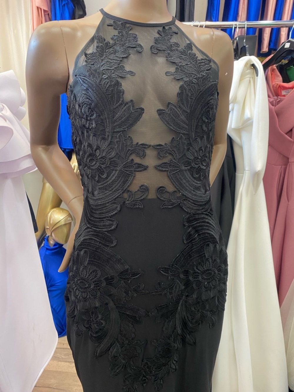 Elegant Black Lace Appliqué Halter Evening Dress